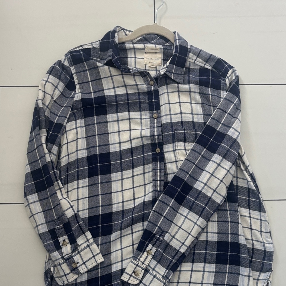 Women’s  Blue and White Plaid Shirt Flannel